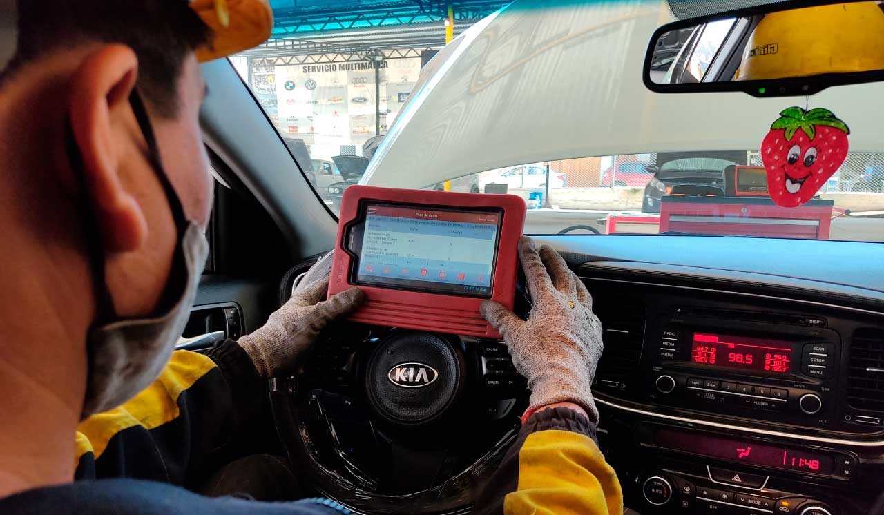 diagnostico-de-vehículo-en-taller-automotriz-Cajamarca